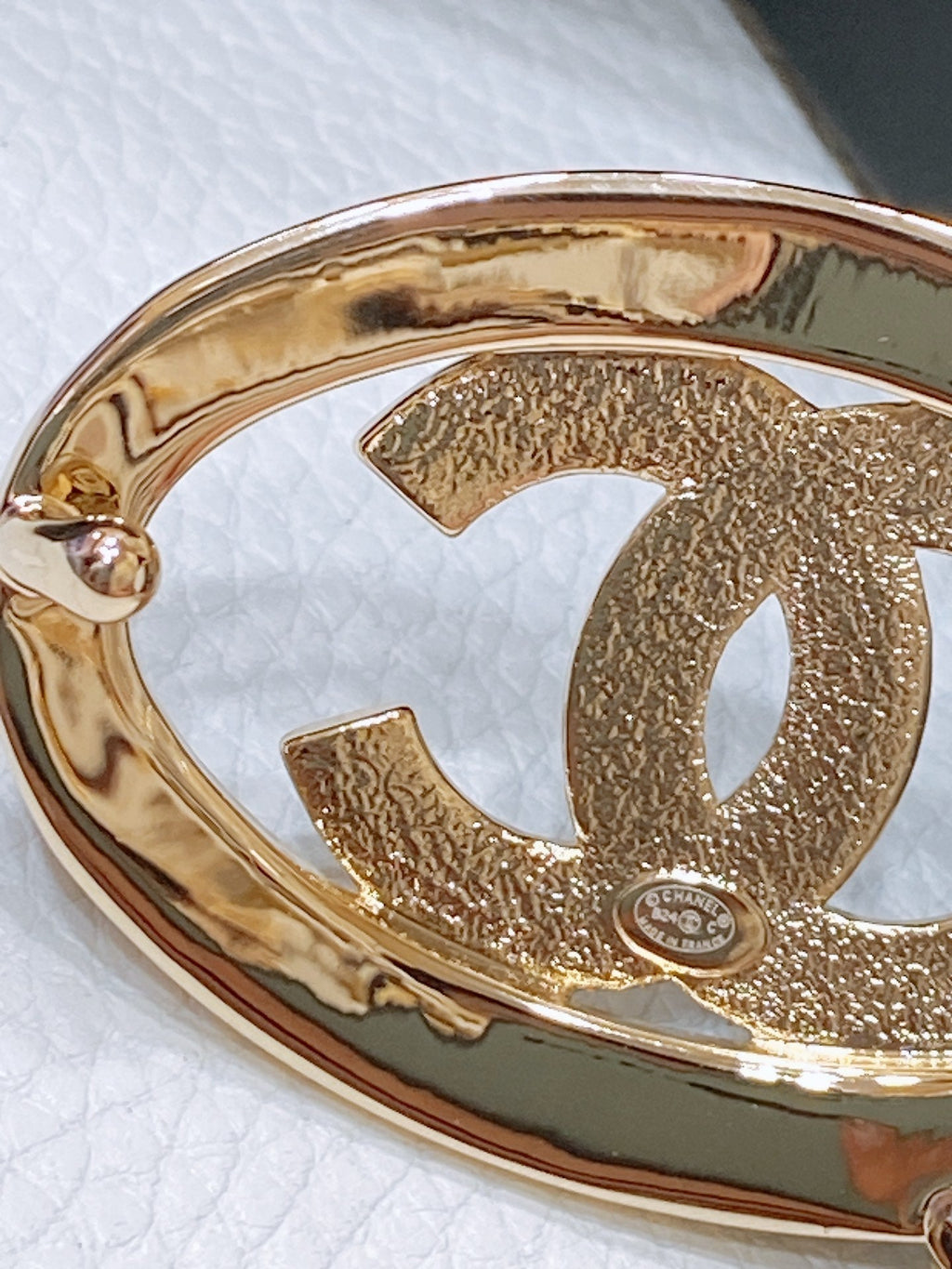 CHANEL 30MM BELT IN WHITE SMOOTH CALFSKIN WHITE MIX BLACK METAL HARDWARE