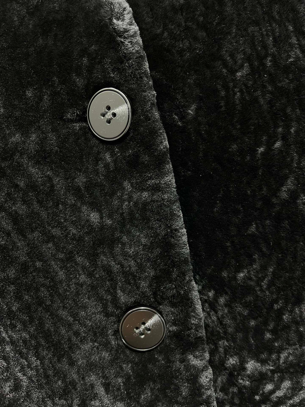 YSL 25S SHORT-SLEEVED SHEARLING COAT STYLE 231