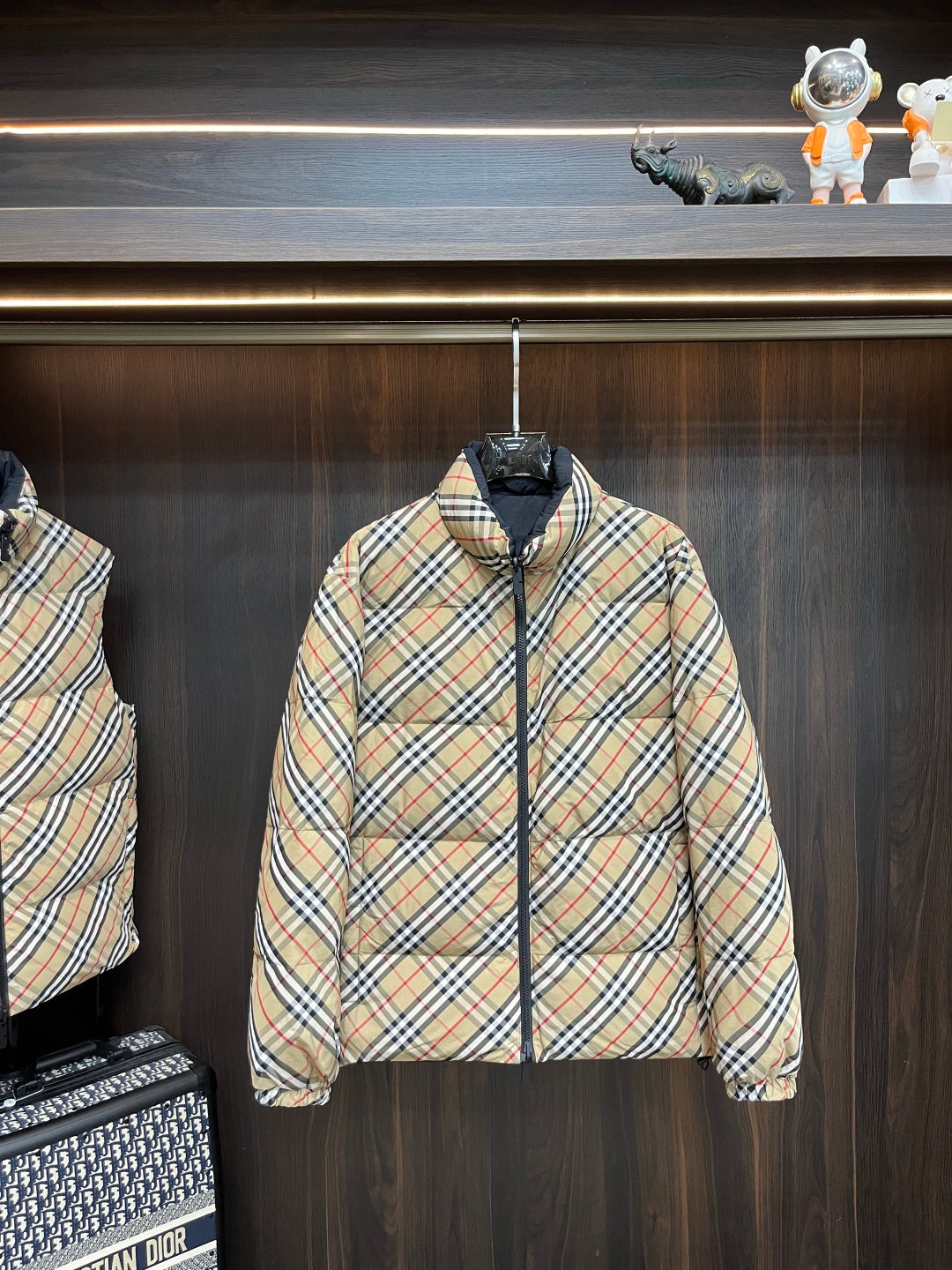 BURBERRY 25S REVERSIBLE DOWN JACKET 256