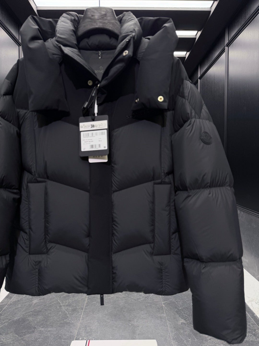 MONCLER 25S DOWN JACKET 359