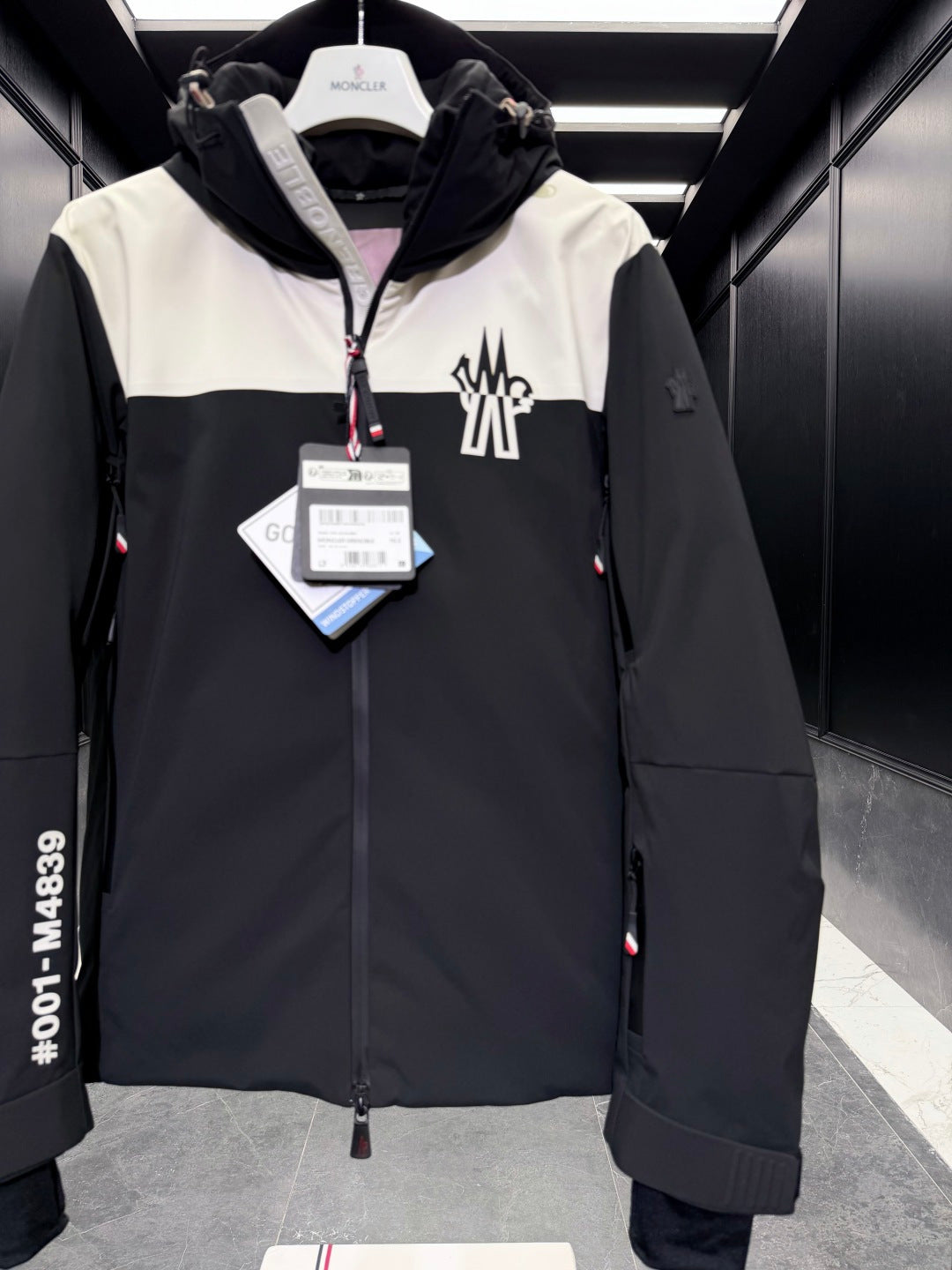 MONCLER 25S LUXURY DOWN JACKET 276