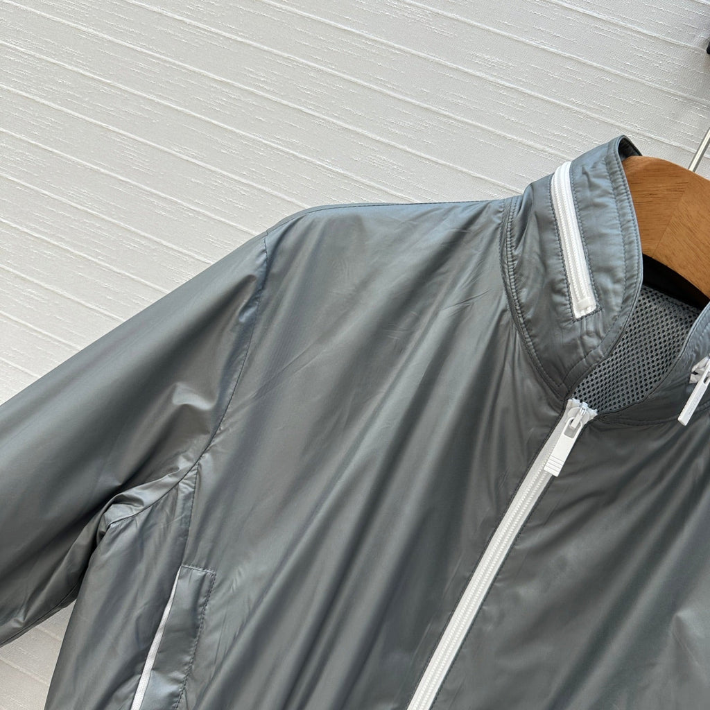 THOM BROWNE STAND COLLAR ZIP-UP JACKET IN GREY