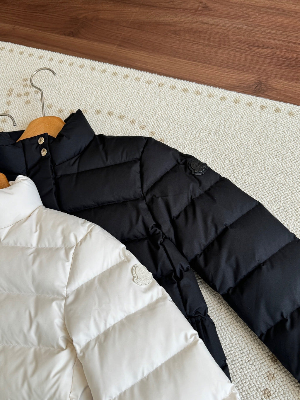 MONCLER 25S LIGHTWEIGHT STAND-COLLAR DOWN JACKET 221