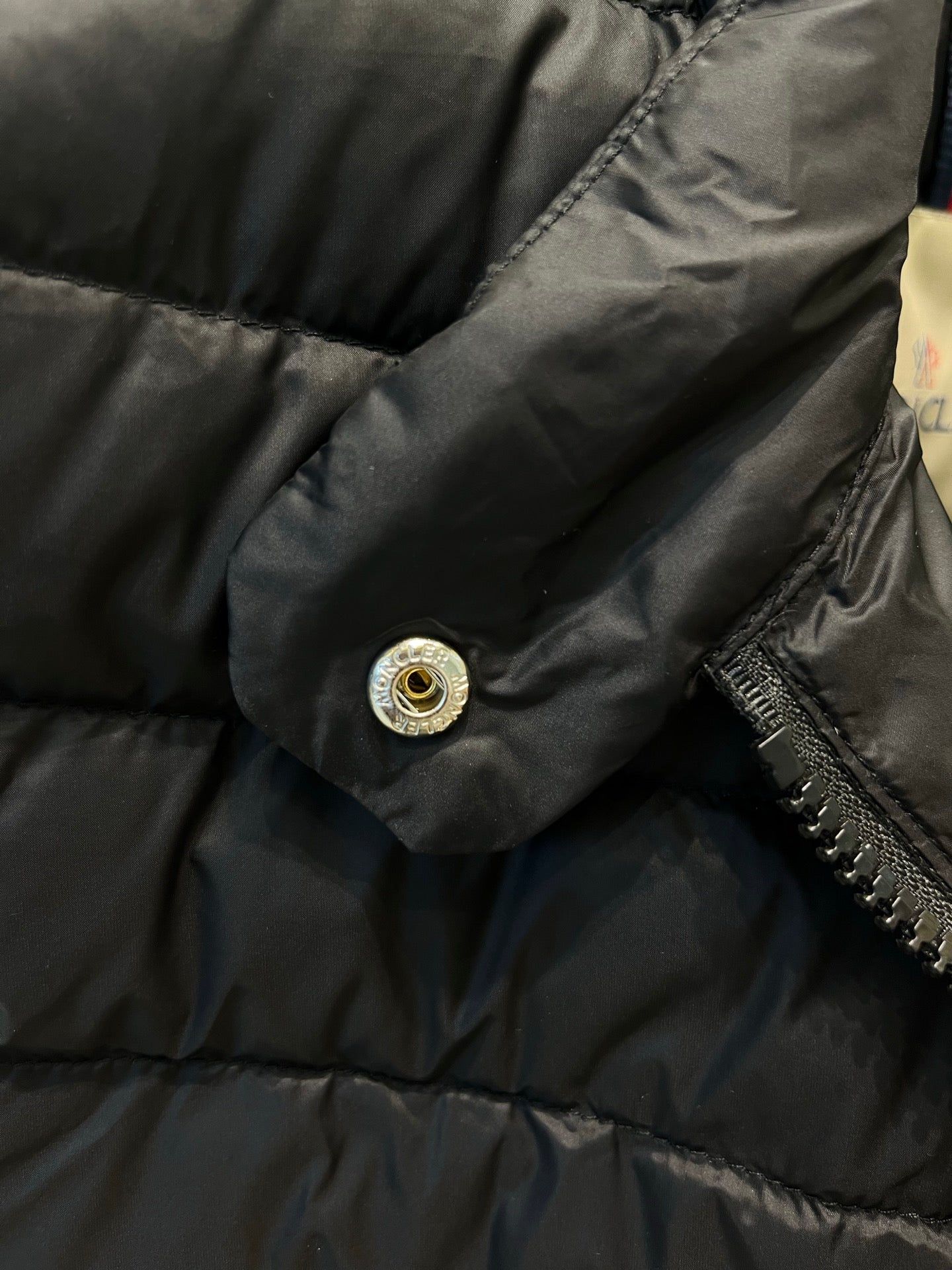 MONCLER 25S DOWN VEST IN BLACK 008