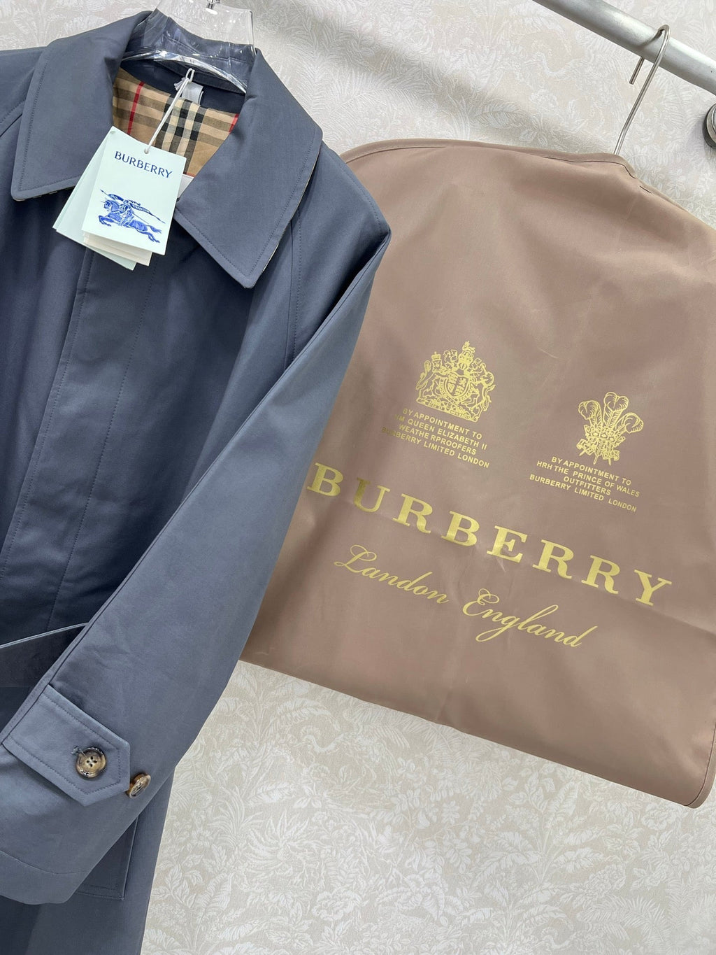 BURBERRY WINDBREAKER JACKET 275090
