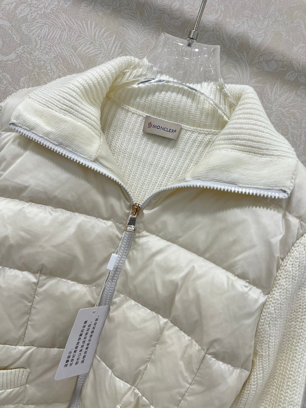 MONCLER 25S JACKET IN WHITE 072
