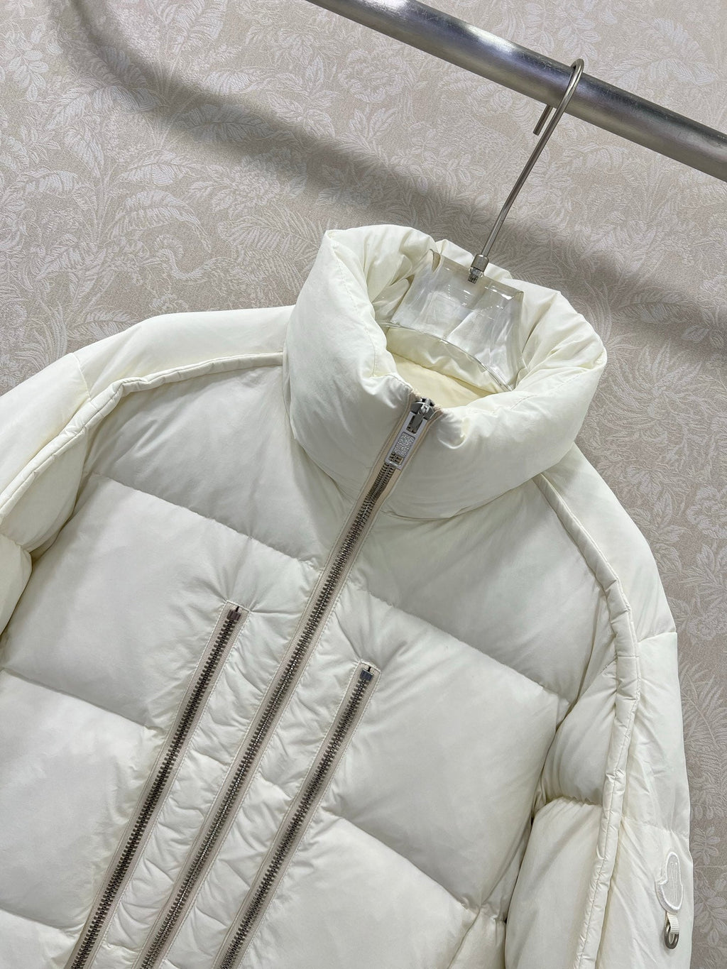 MONCLER 25S JACKET IN WHITE 075