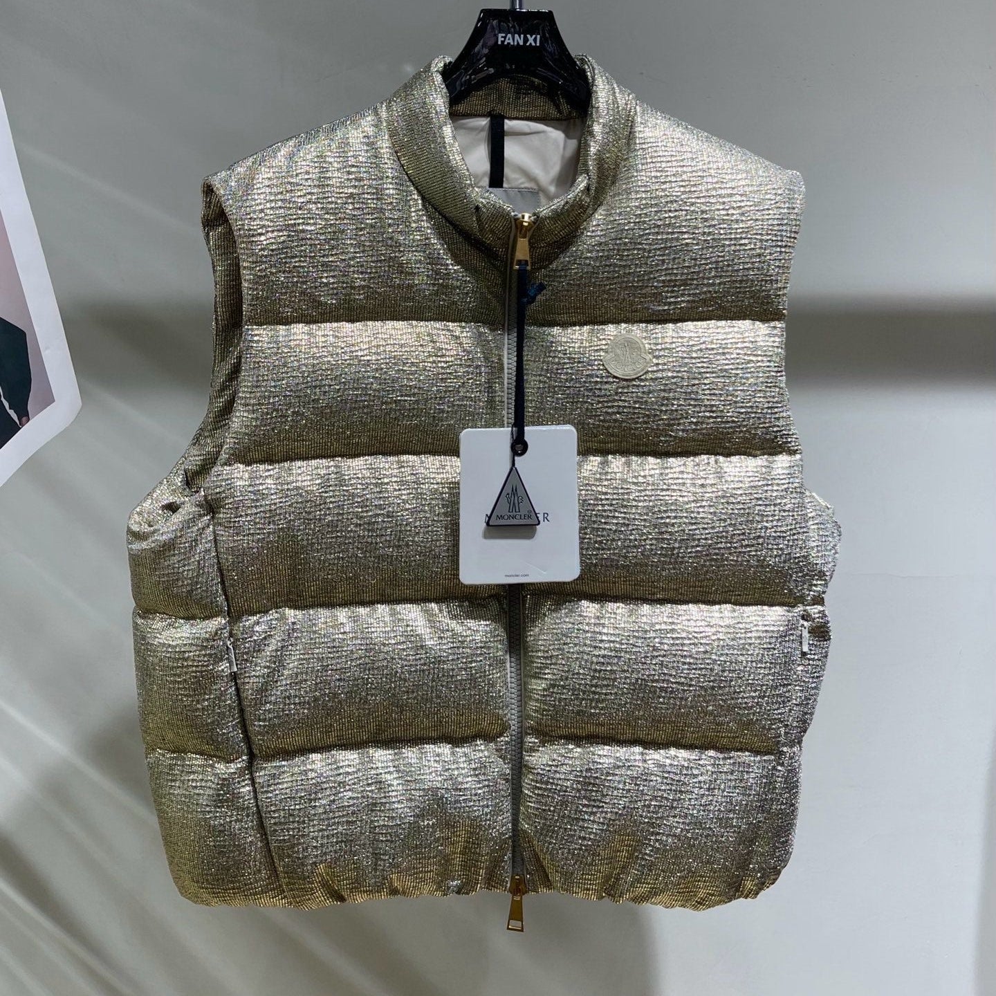 MONCLER 25S SLEEVELESS JACKET 331
